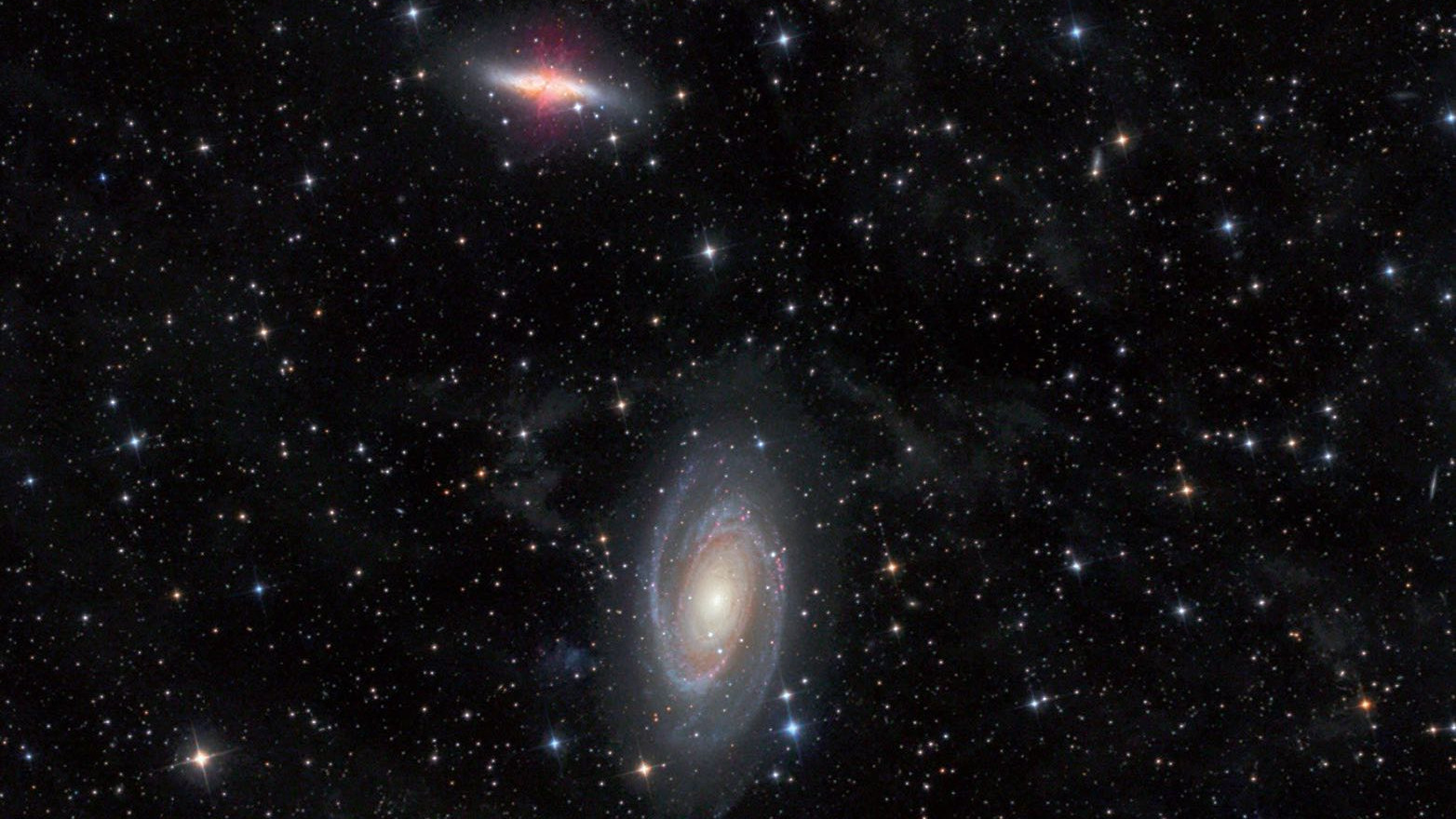 Le galassie M81 e M82 nella costellazione dell’Orsa Maggiore riprese con un telescopio Newton da 4,5 pollici e 440 mm di lunghezza focale. Michael Deger / CCD Guide