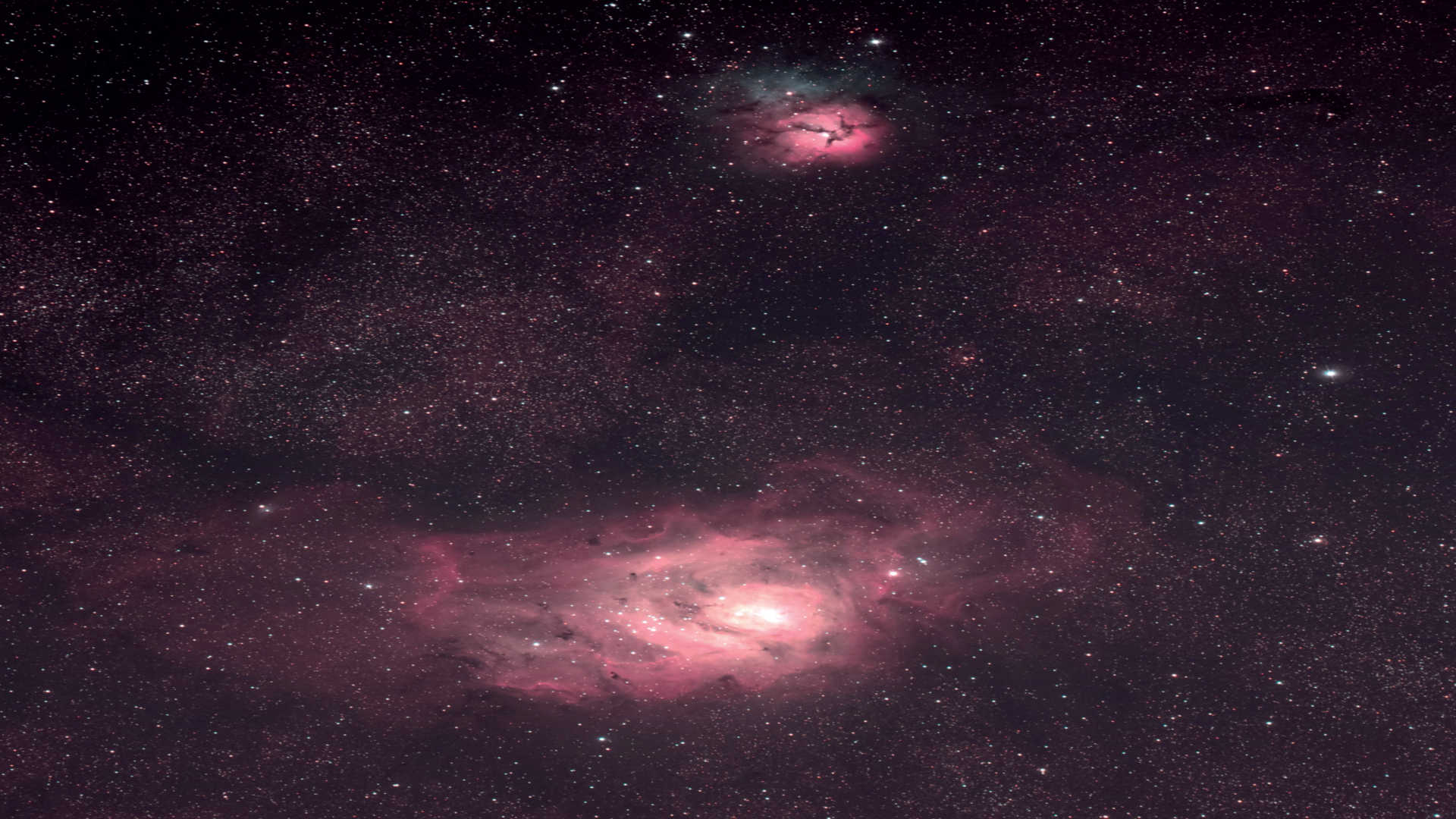 La nebulosa Laguna (Messier 8) con la nebulosa Trifida (Messier 20). L’immagine è stata ottenuta con un astrografo su una montatura equatoriale. L’immagine finale è la somma di otto scatti con tempo di esposizione di 450 secondi ciascuno.