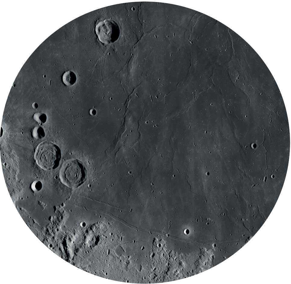 A est dei due crateri
Sabine e Ritter si trova il cosiddetto
"Statio Tranquillitatis". NASA/GSFC/Arizona State University